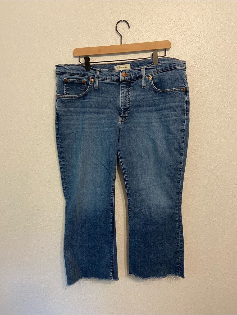 Madewell Medium Wash Mid-Rise Kick Out Raw Edge Hem Jeans Size 33P